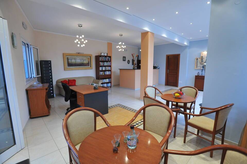 Saint Spiridon Hotel 2