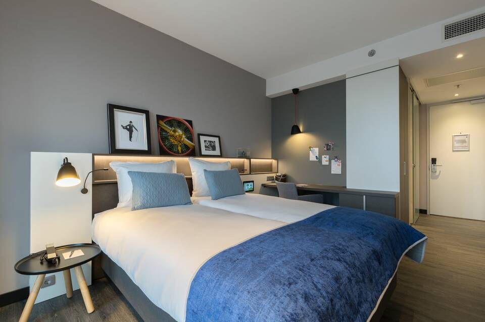 Postillion Hotel & Convention Centre Amsterdam 1