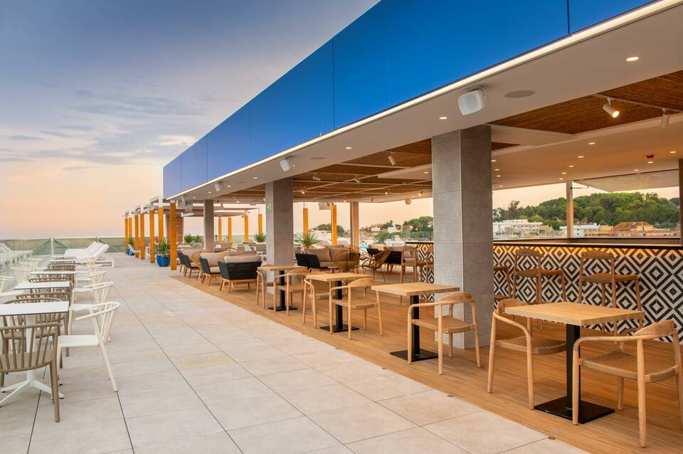 L'Azure Hotel 3