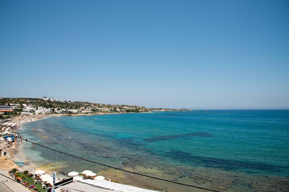 Alia Beach Hotel 2