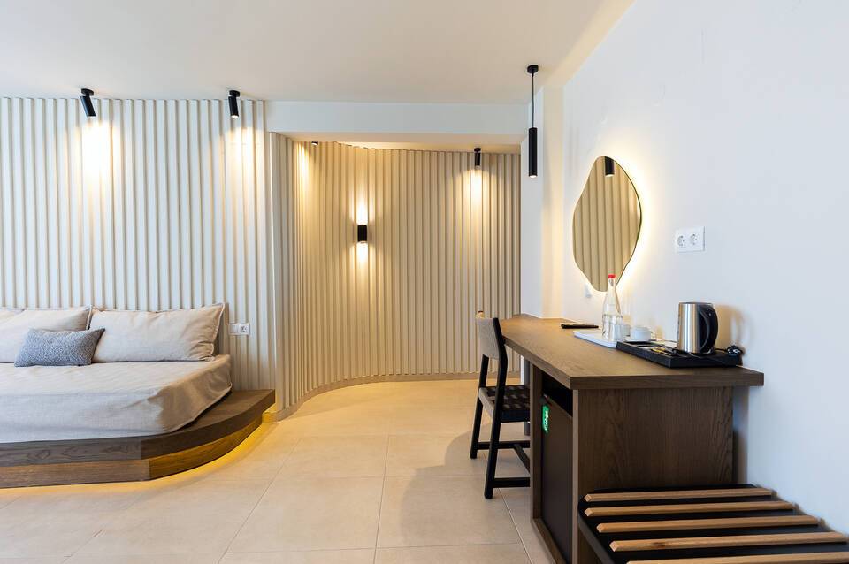 Alia Beach Hotel 3