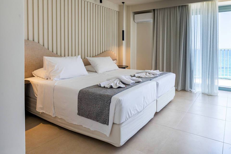 Alia Beach Hotel 4