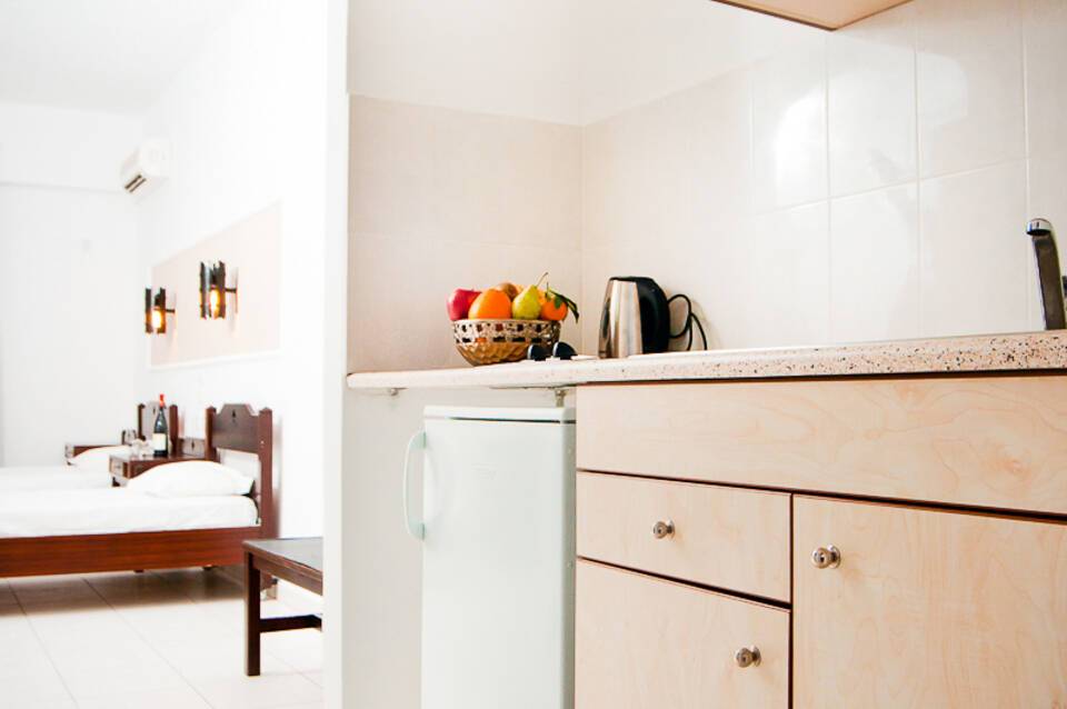 Hillside Studios & Apartments 5