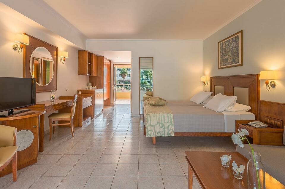 Kipriotis Maris Suites 4