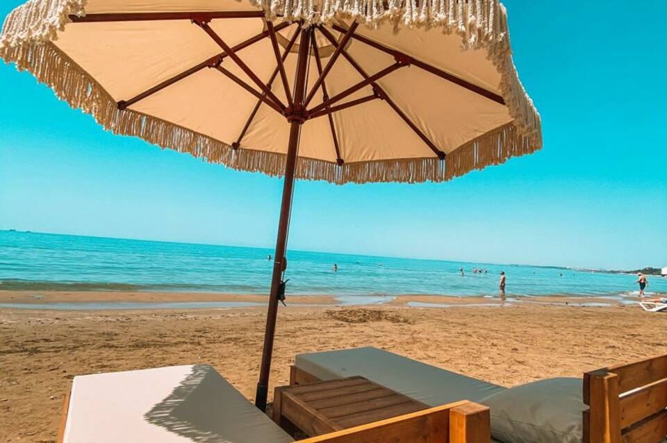 Kalia Beach Hotel Side 4