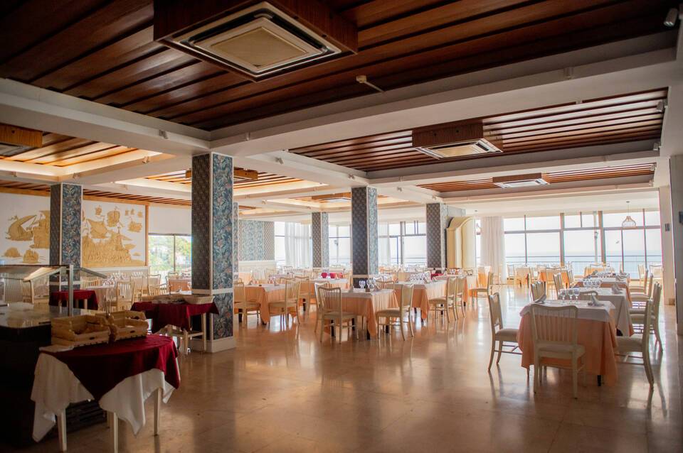 Hotel Roger De Flor By Seleqtta 1