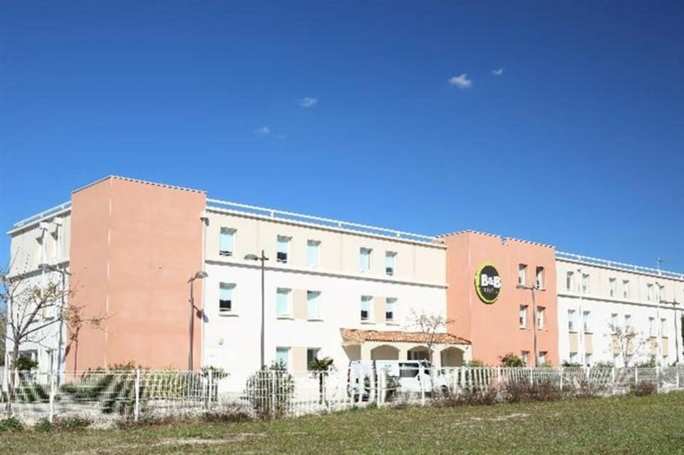 B&B HOTEL Marseille Aéroport Saint-Victoret 1