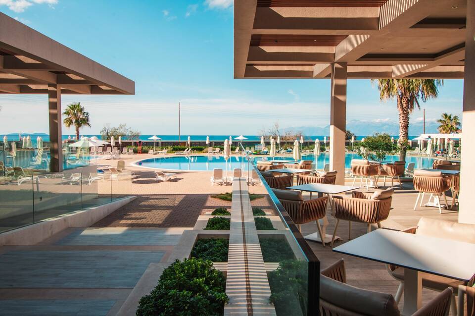 Almyros Beach Resort & Spa 1