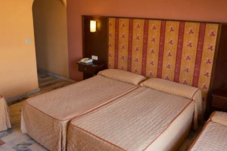 BLUESEA Costa Serena 4
