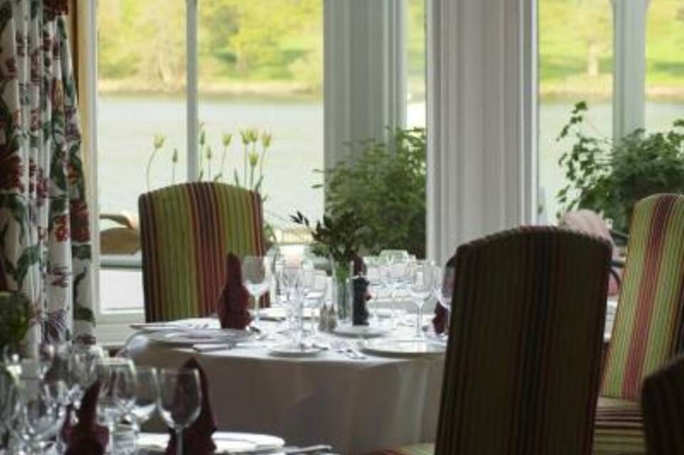 Lakeside Hotel & Spa 1