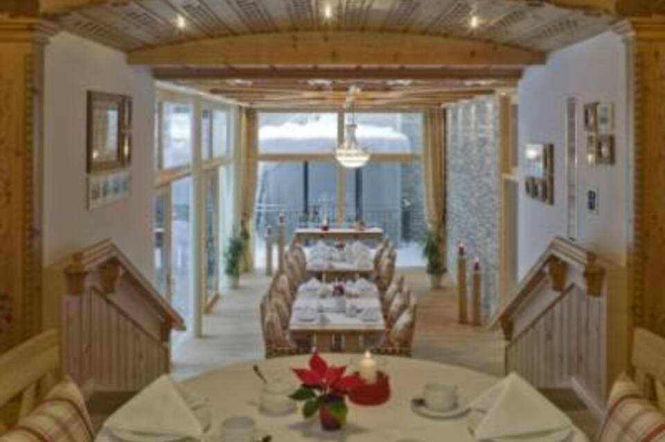 Swiss Alpine Hotel Allalin 1