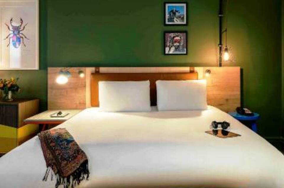 Bristol Grand Hotel By Sunday 3