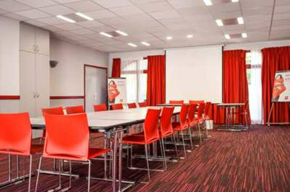Ibis Beaune Centre 4