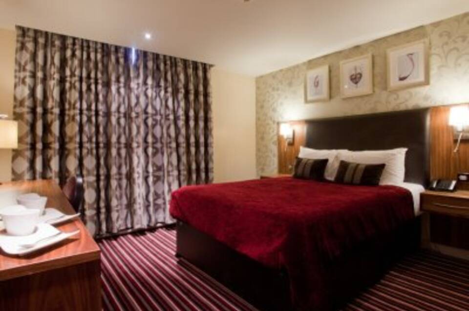 Gloucester Robinswood Hotel by Sunday 1