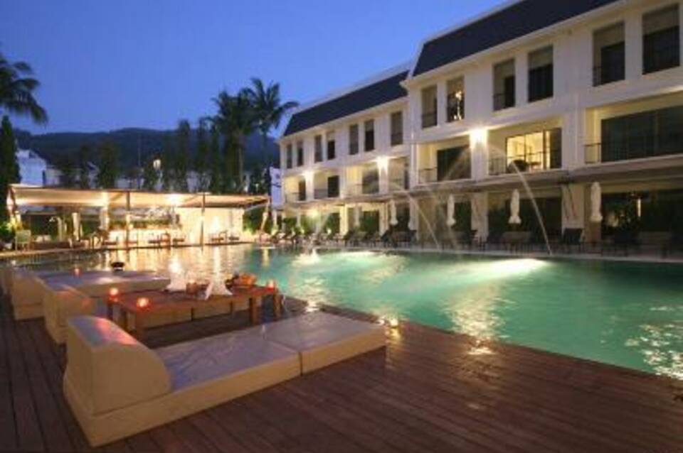 Sawaddi Patong Resort & Spa by Tolani 2