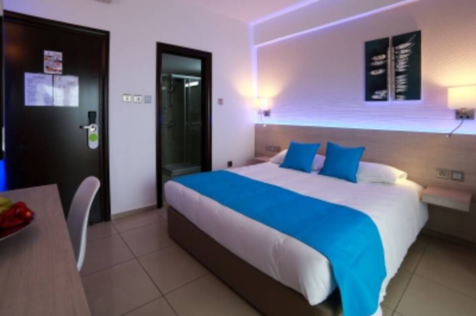 Les Palmiers Beach Hotel 1