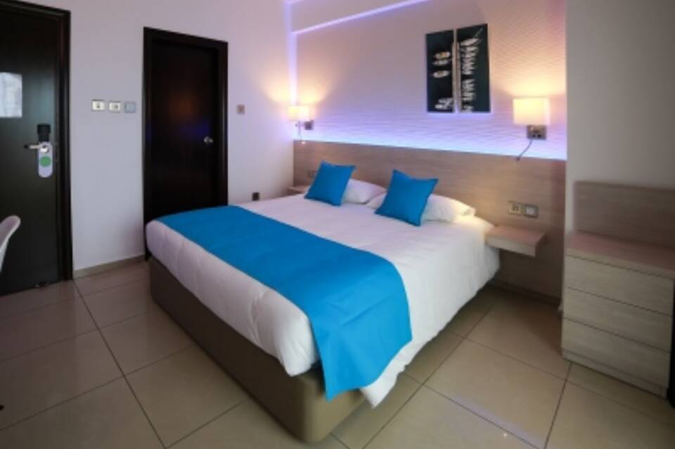 Les Palmiers Beach Hotel 2