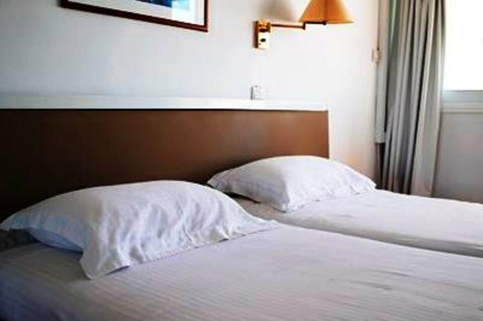 Sun Hall Beach Hotel Apts 4