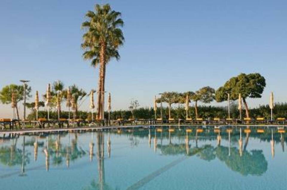 Crowne Plaza Limassol 2