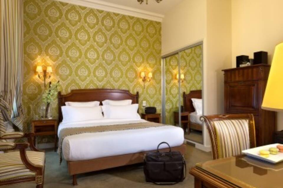 Mayfair  5