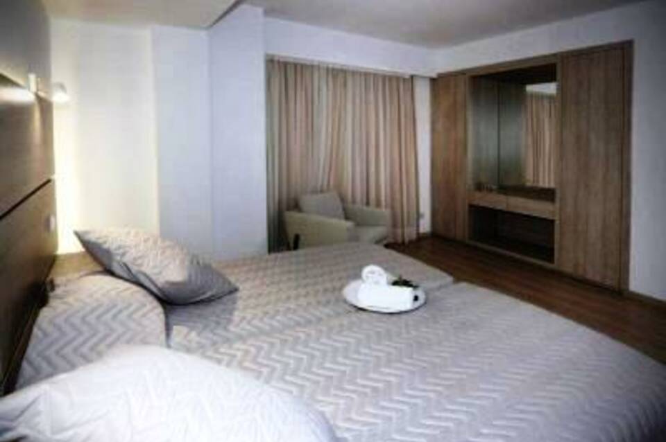 Pier Beach Hotel Apts 2