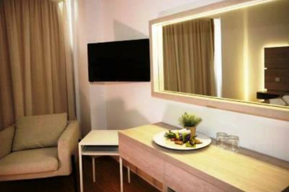 Pier Beach Hotel Apts 5