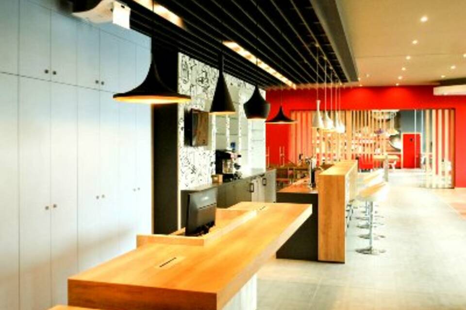 Ibis Sofia Airport 2