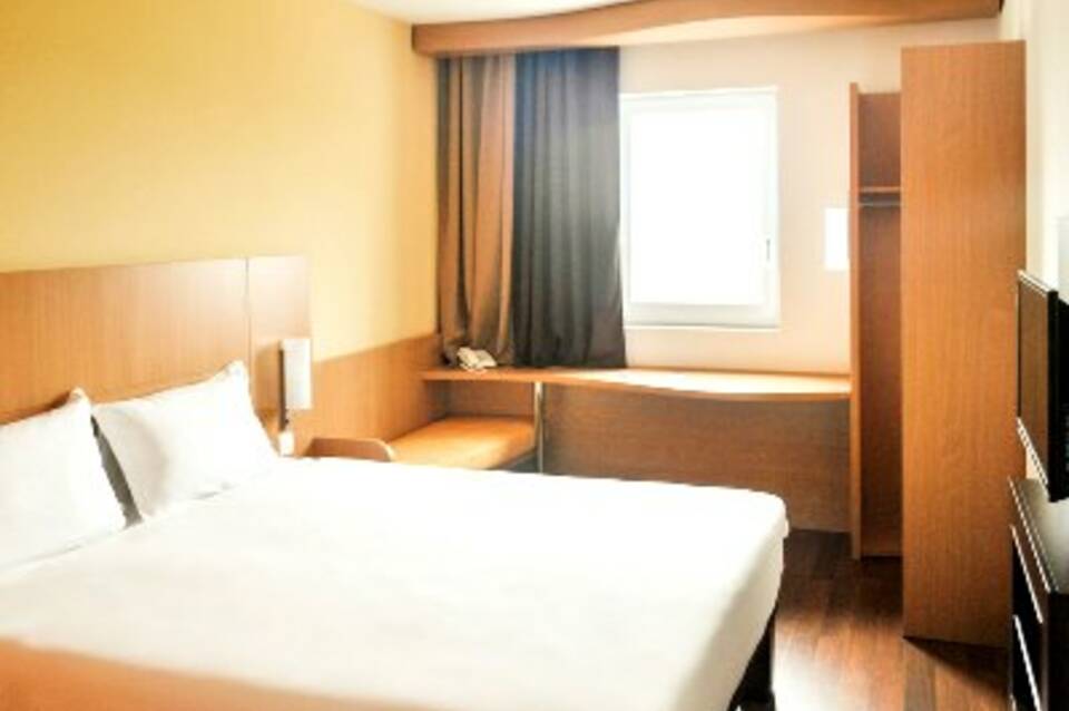 Ibis Sofia Airport 4