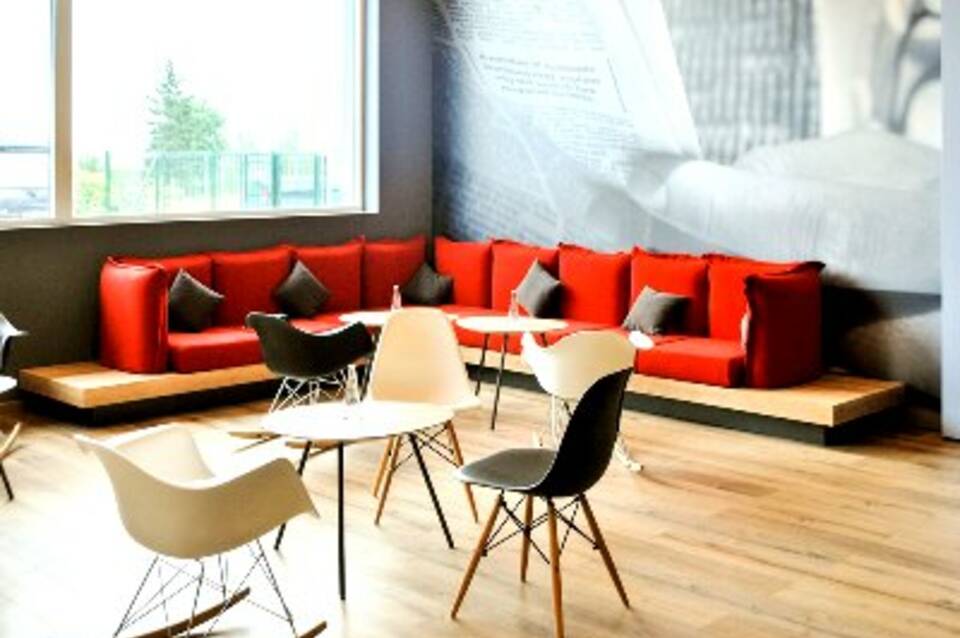 Ibis Sofia Airport 5