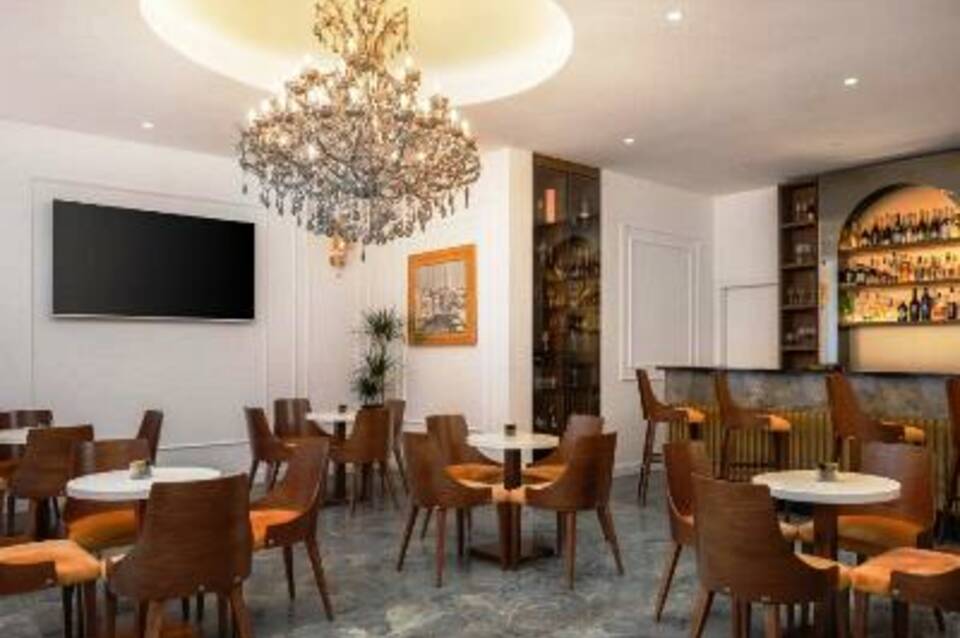 Hotel Corner 1