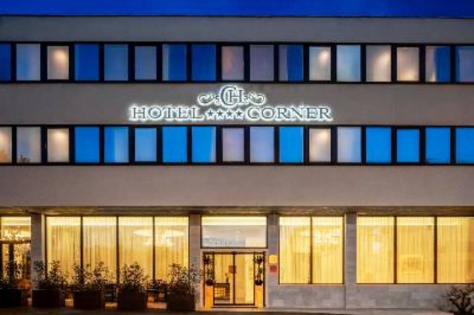 Hotel Corner 4