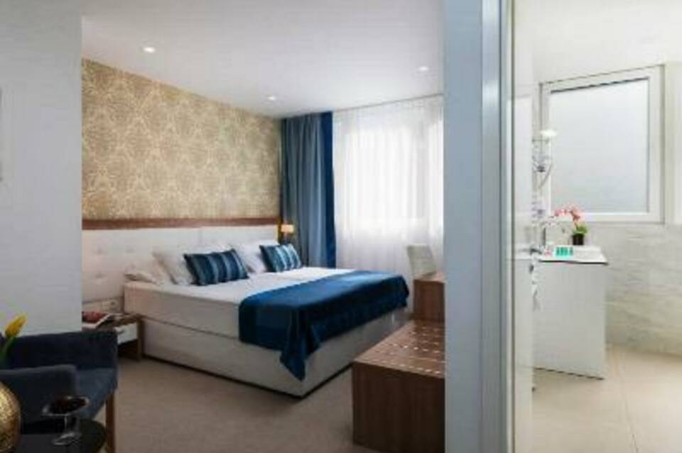 Hotel Corner 5