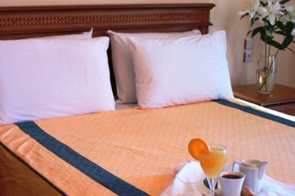 Hotel Famissi 3