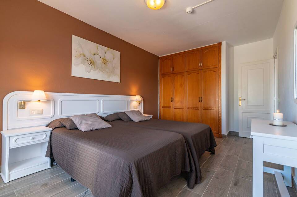 Aparthotel Neptuno Costadeje 1