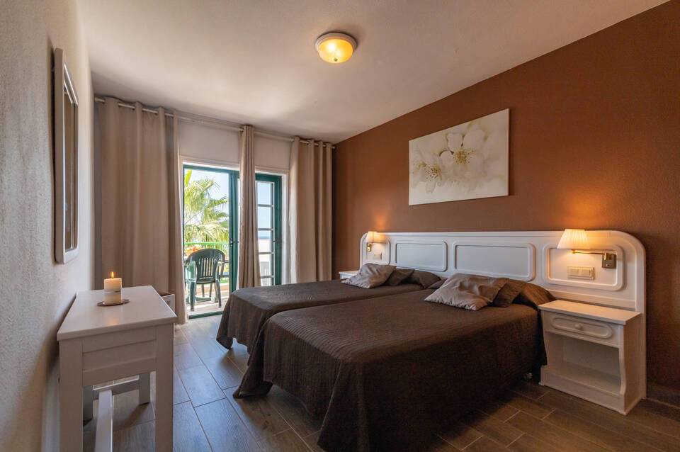Aparthotel Neptuno Costadeje 3