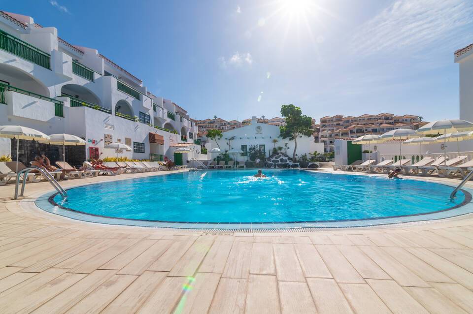 Aparthotel Neptuno Costadeje 4