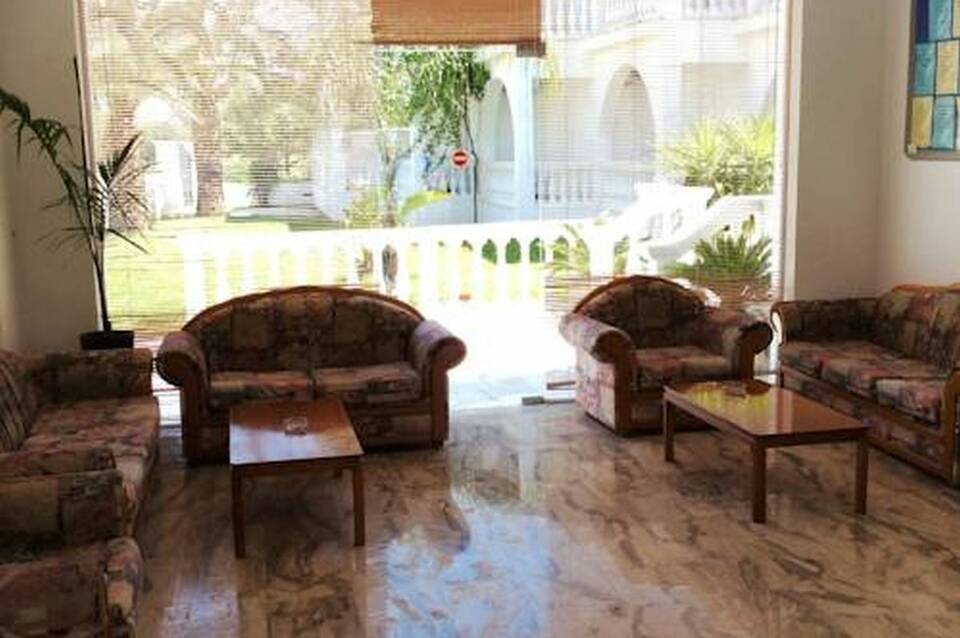 Mariana Hotel 2