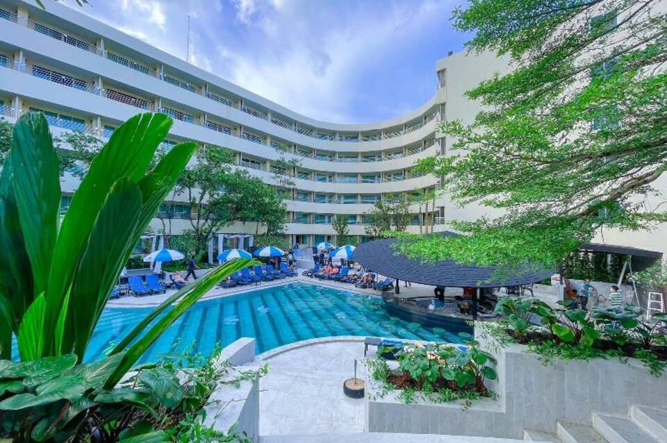 The Royal Paradise Hotel & Spa 2