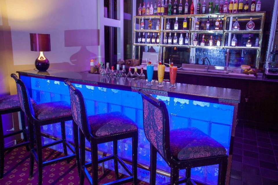 The Royal Paradise Hotel & Spa 4