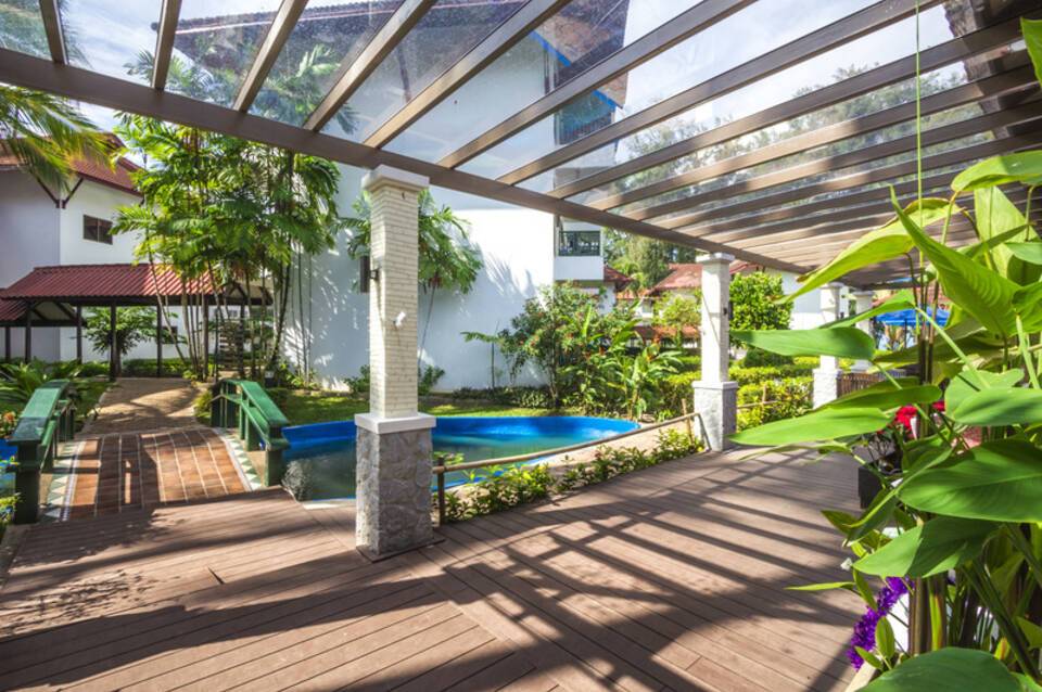 Amora Beach Resort Phuket 3