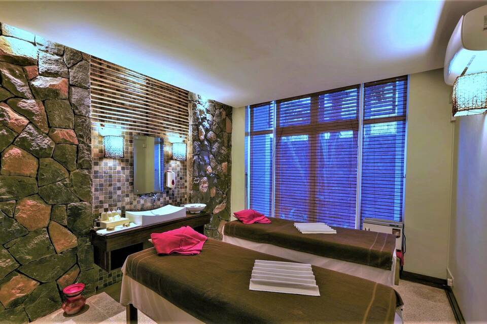 Laguna Beach Hotel & Spa 2