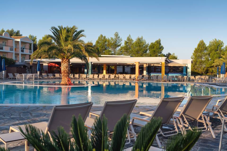 Mareblue Beach Corfu Resort 5