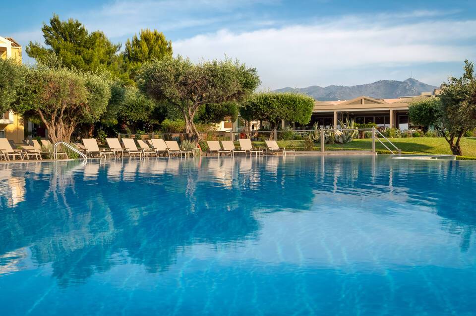 Mareblue Beach Corfu Resort 1