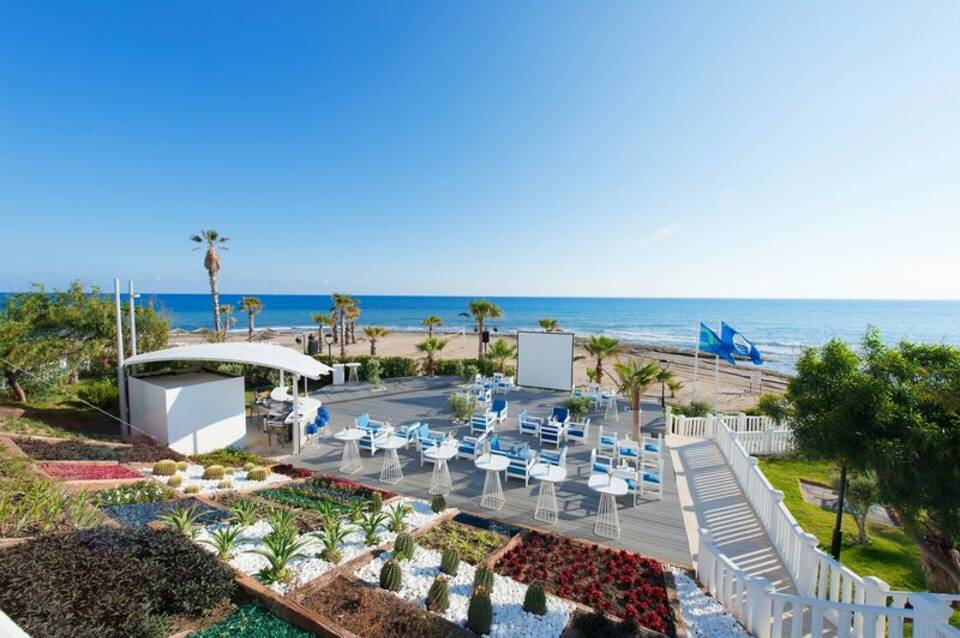 Flora Garden Beach 1