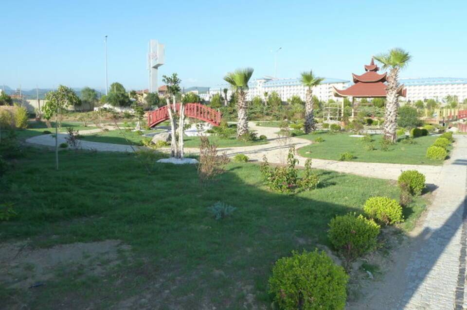 Flora Garden Beach 4