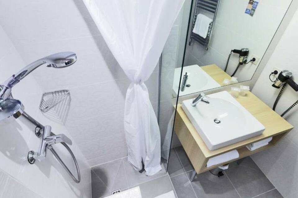 Hotel Kyriad Paris 18 - Porte de Clignancourt - Montmartre 4