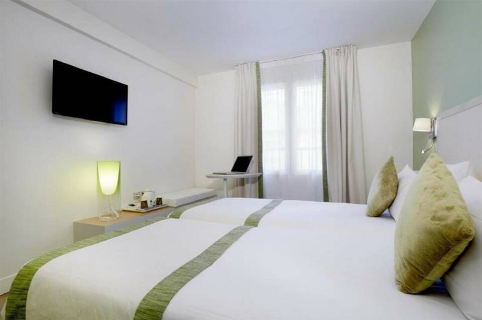 Hotel Kyriad Paris 18 - Porte de Clignancourt - Montmartre 5