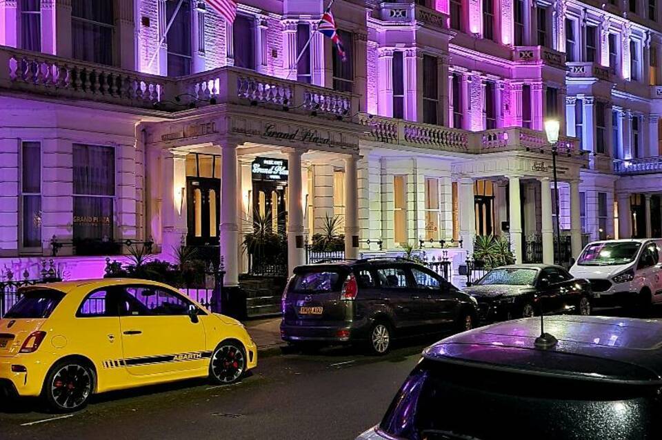 Park City Grand Plaza Kensington 2
