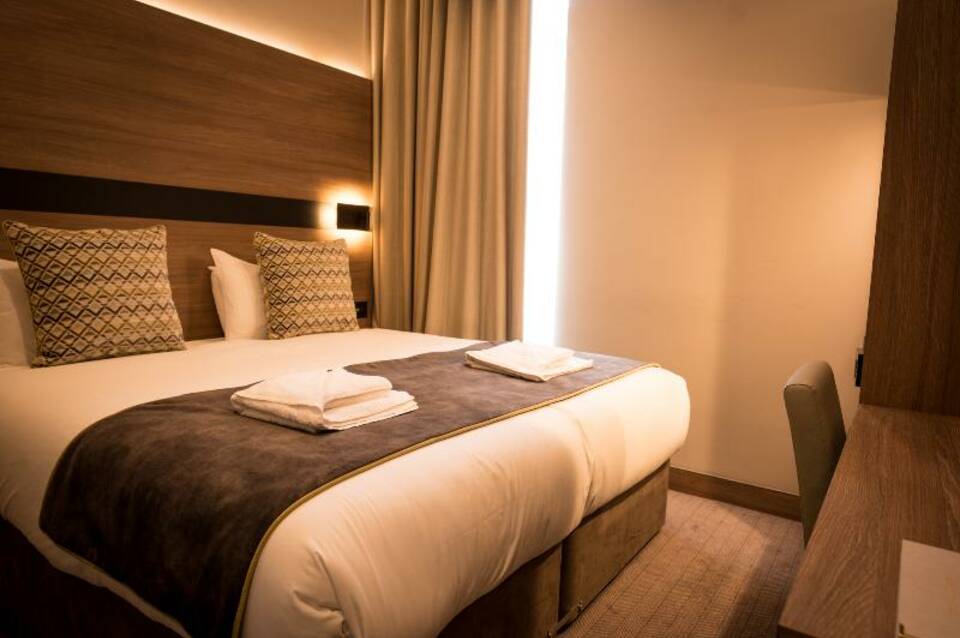 Merit Kensington Hotel 2