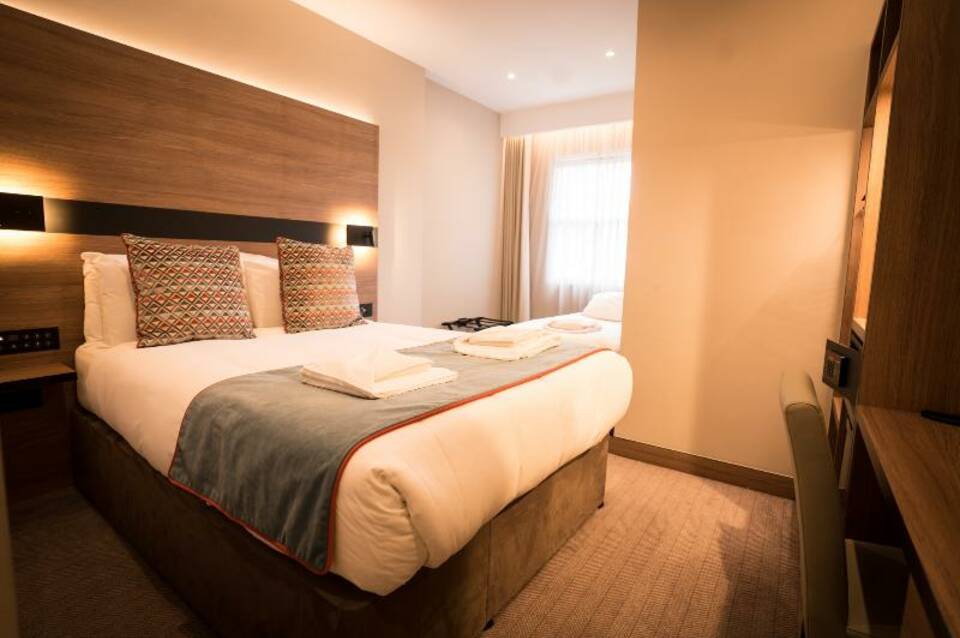 Merit Kensington Hotel 5
